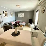 Apartament In 50805