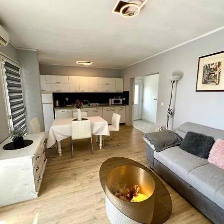 In 50805 Apartament *